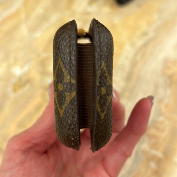 Louis Vuitton Monogram Etui TelePhone International PM - Picture 4 of 8